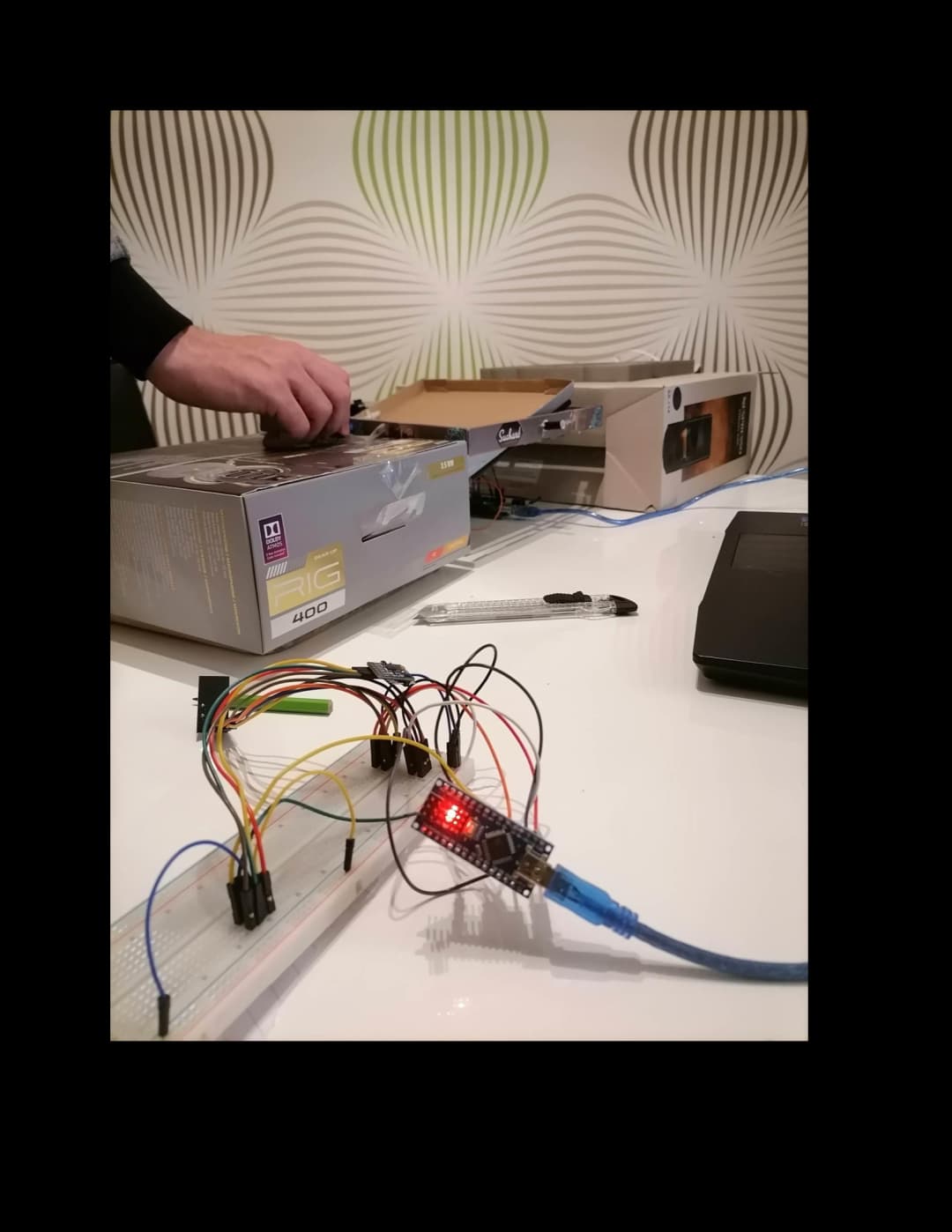 снимка 2 от проект Hand Controlled Tilting Maze